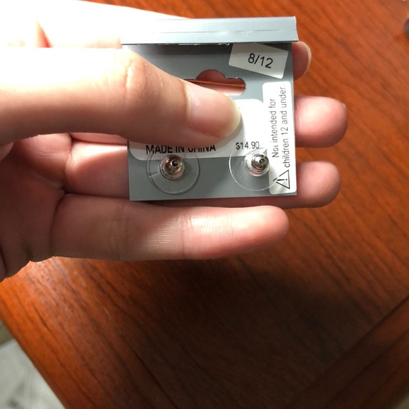 EXPRESS Peace earrings - Picture 2 of 3